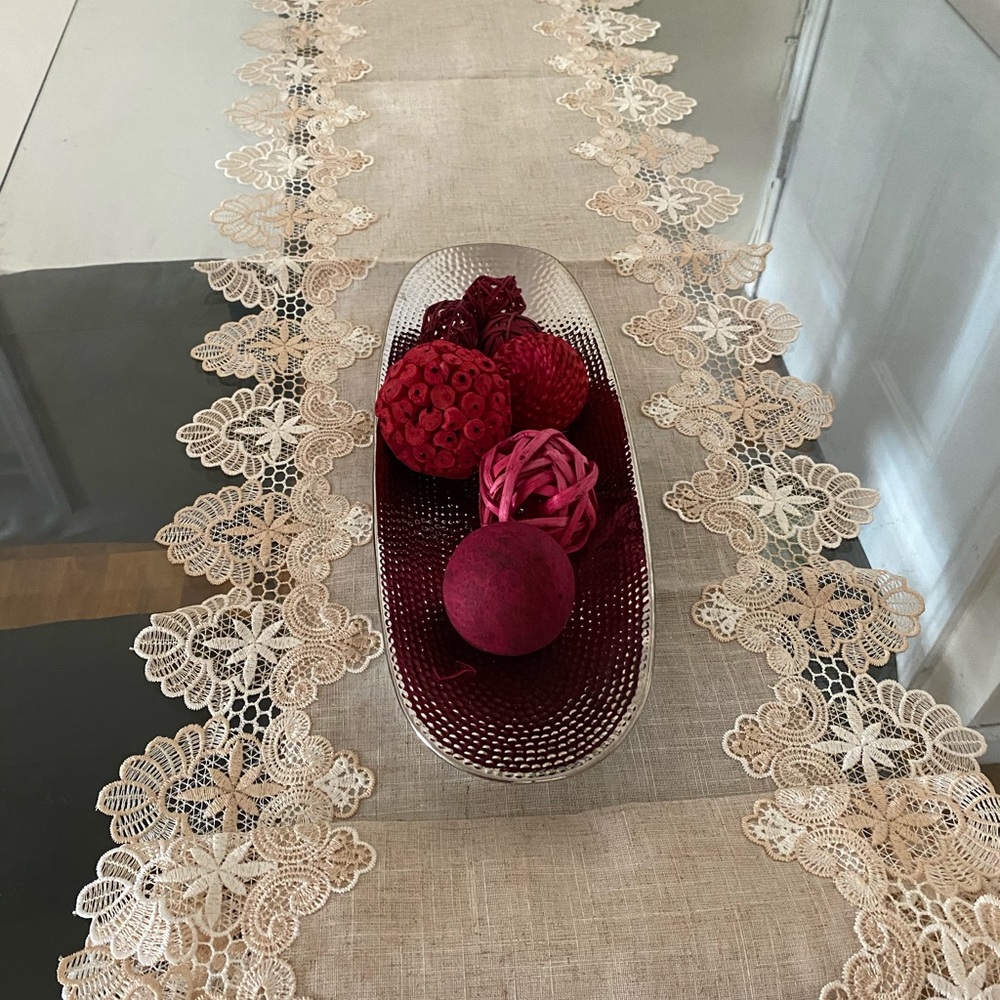Table runner - Picture 2 of 4